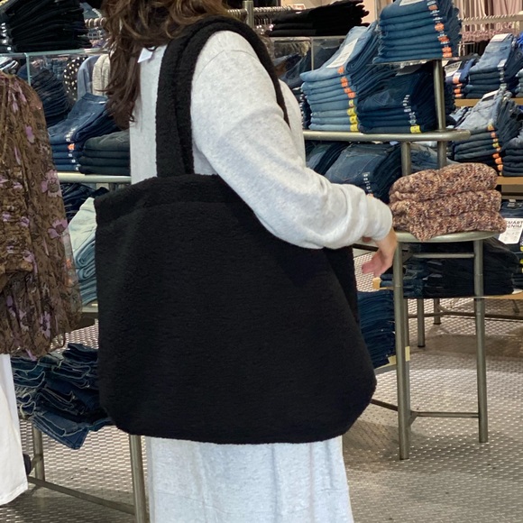 Overnight Sherpa Bag - Picture 5 of 6